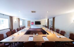 u-shape layout, TV screen, large meeting room, flipchart