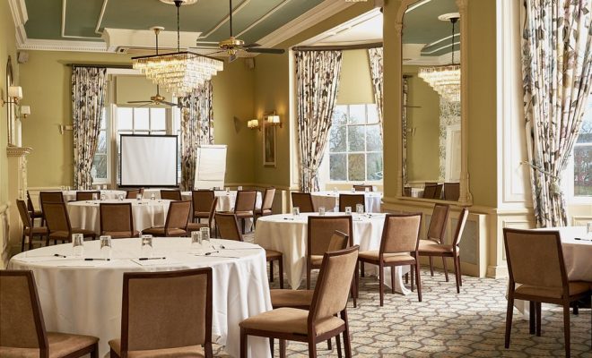 conference room, cabaret layout