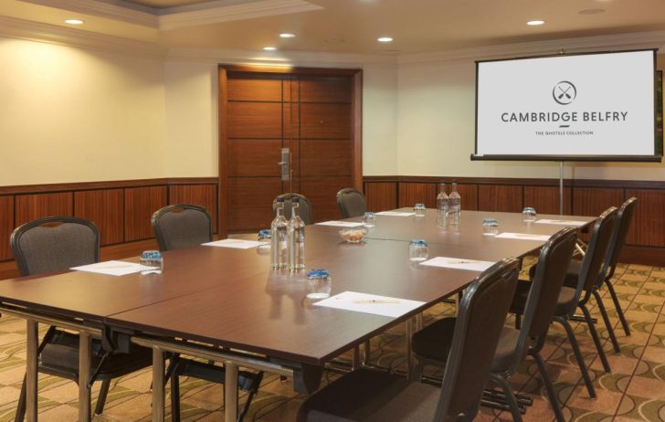 Cambridge Belfry, boardroom layout, projector screen, Cambridgeshire 