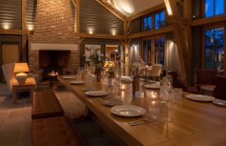 fine dining, modern space, comfy bench seats, cosy