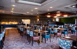 dining area, seating