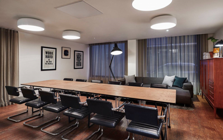 Living Room meeting space in Shoreditch Hoxton hotel | London