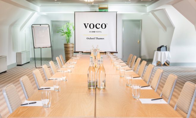Oxford Thames waterfront hotel, contemporary meeting space, projector screen